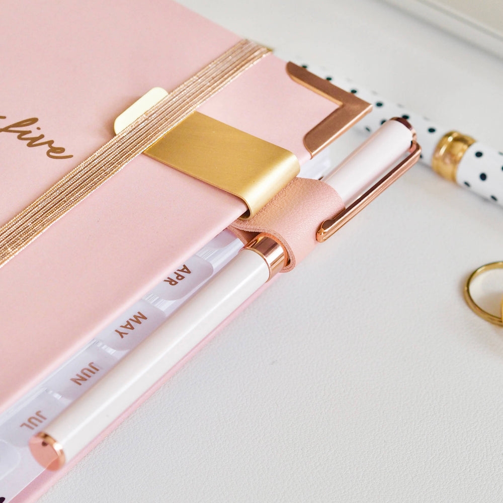 
                  
                    Rose-rose_gold-black_gel_ink_pen-ellaiconic
                  
                